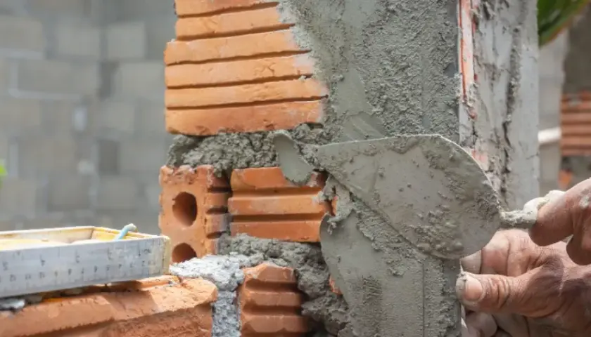Ile schnie zaprawa tynkarska? Poznaj kluczowe czynniki