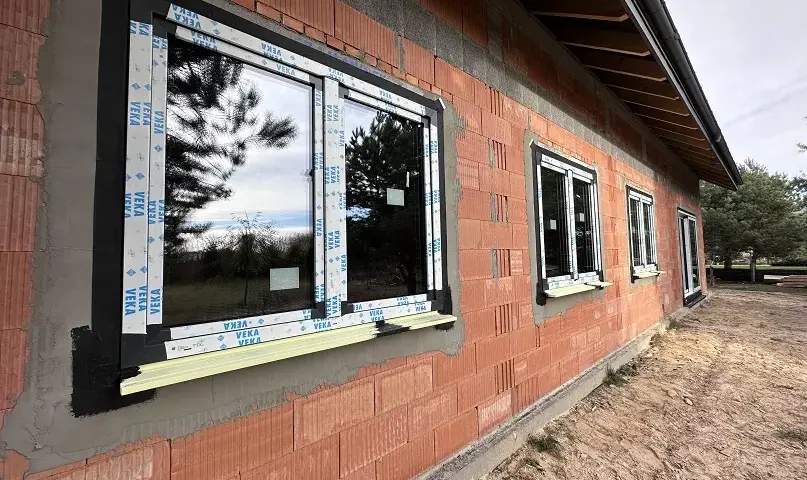 Ciepłe parapety czy warto je montować, aby zaoszczędzić na ogrzewaniu?